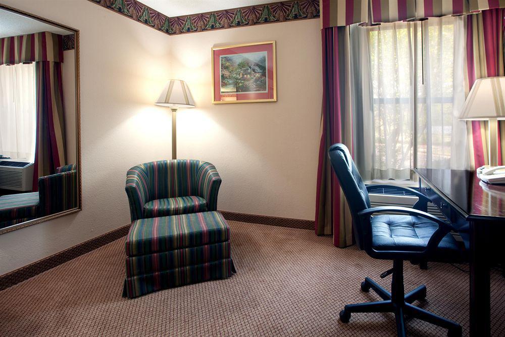 Quality Inn & Suites Clemmons I-40 Szoba fotó